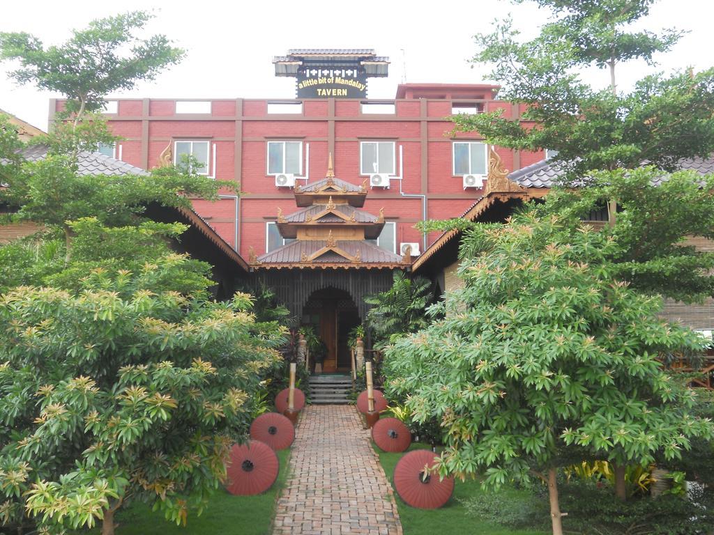 A Little Bit Of Mandalay Tavern Bed & Breakfast Eksteriør bilde